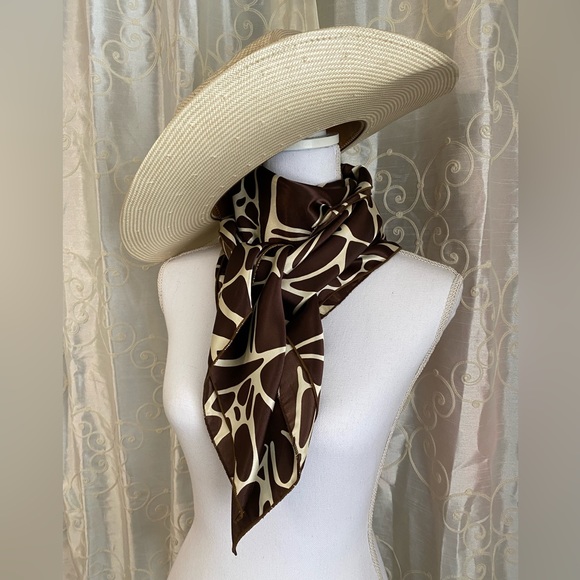 Wild Rag - Satin Scarf Wrap - 44x44 - chocolate brown GIRAFFE - Picture 2 of 6